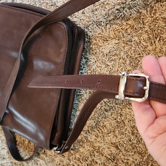 Wilsons Leather Cross Body Bag - Picture 12 of 12